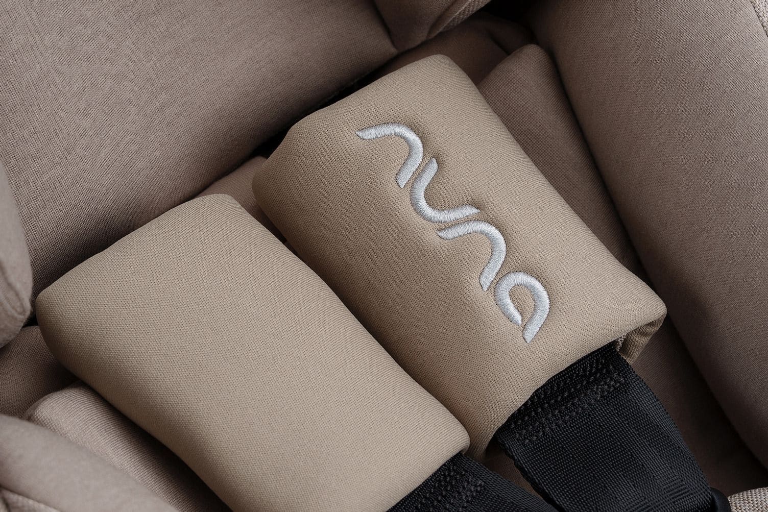 Nuna PIPA next Chateau und GRATIS Zubehör