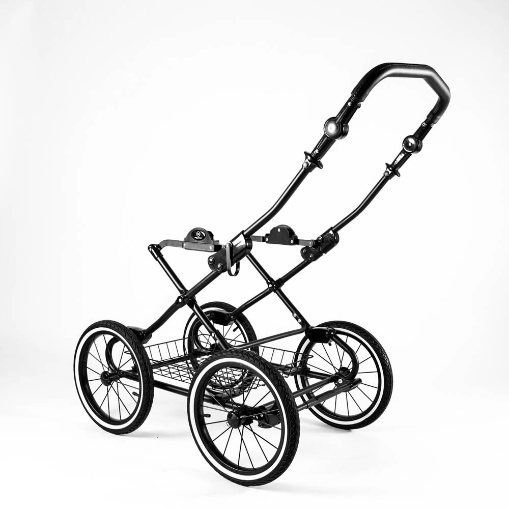 my junior comfort X-Chassis – Entdecke das my junior Retro Gestell mit X-Chassis: moderne Federung, große Reifen und kompatibel mit Vita & VITA unique. Verleihe Deinem Kinderwagen den Retro Look. my junior comfort X-Chassis – Entdecke das my junior Retro Gestell mit X-Chassis: moderne Federung, große Reifen und kompatibel mit Vita & VITA unique. Verleihe Deinem Kinderwagen den Retro Look.