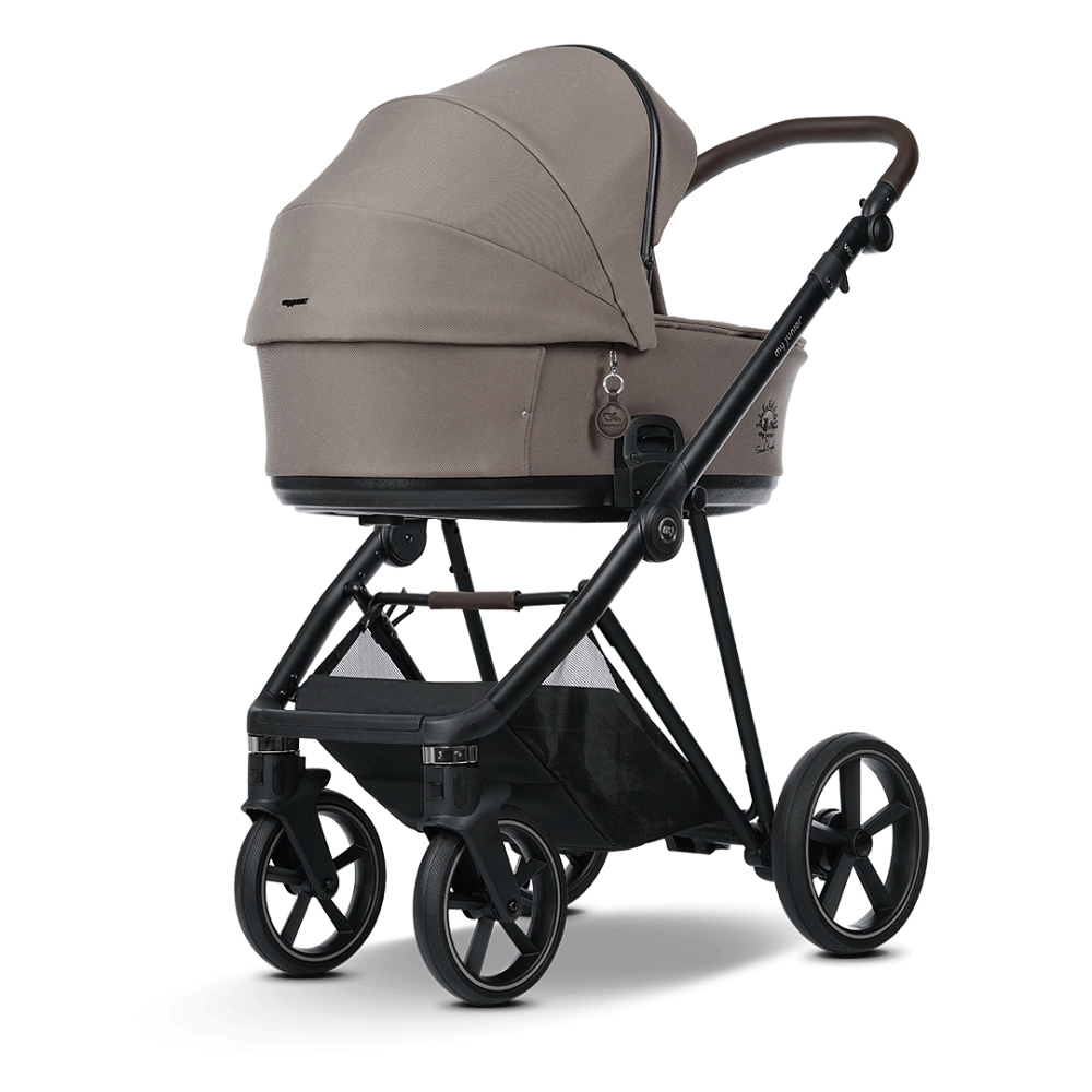 my junior VIGO 2 Hazel Black x Sarah Engels