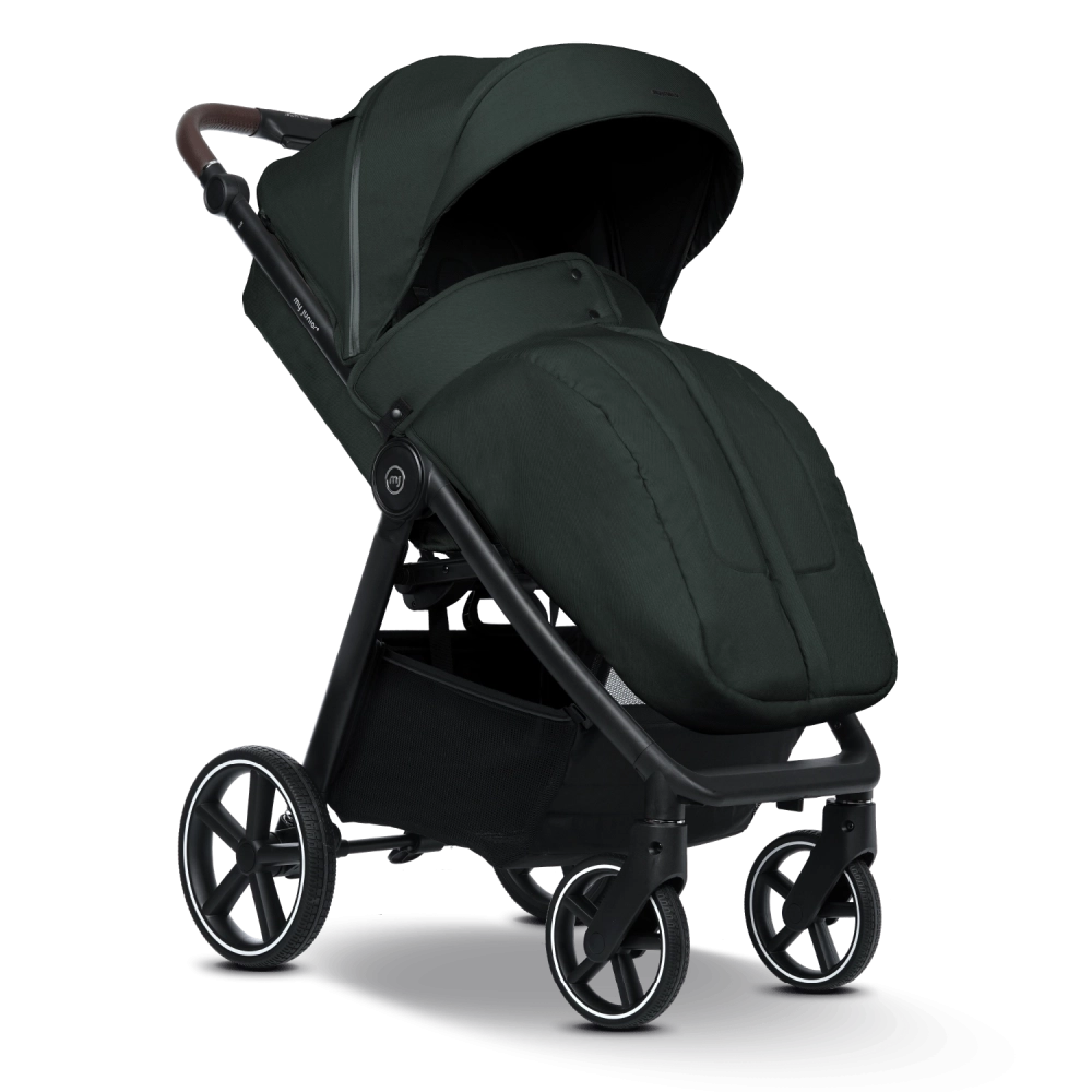 my junior PLIA 2 Fußsack Pine Forest – Der my junior PLIA 2 Fußsack Pine Forest hält dein Kind warm, schützt vor Nässe und Kälte – perfekt passend zu allen my junior PLIA Kinderwagen. my junior PLIA 2 Fußsack Pine Forest – Der my junior PLIA 2 Fußsack Pine Forest hält dein Kind warm, schützt vor Nässe und Kälte – perfekt passend zu allen my junior PLIA Kinderwagen.