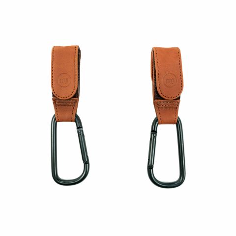 my junior My Hooks Cognac – Befestige Taschen & Einkäufe sicher am Kinderwagen – mit den My Junior My Hooks Cognac. Flexibel, stabil & für jeden Griff geeignet. Hände frei für Dein Glück. my junior My Hooks Cognac – Befestige Taschen & Einkäufe sicher am Kinderwagen – mit den My Junior My Hooks Cognac. Flexibel, stabil & für jeden Griff geeignet. Hände frei für Dein Glück.
