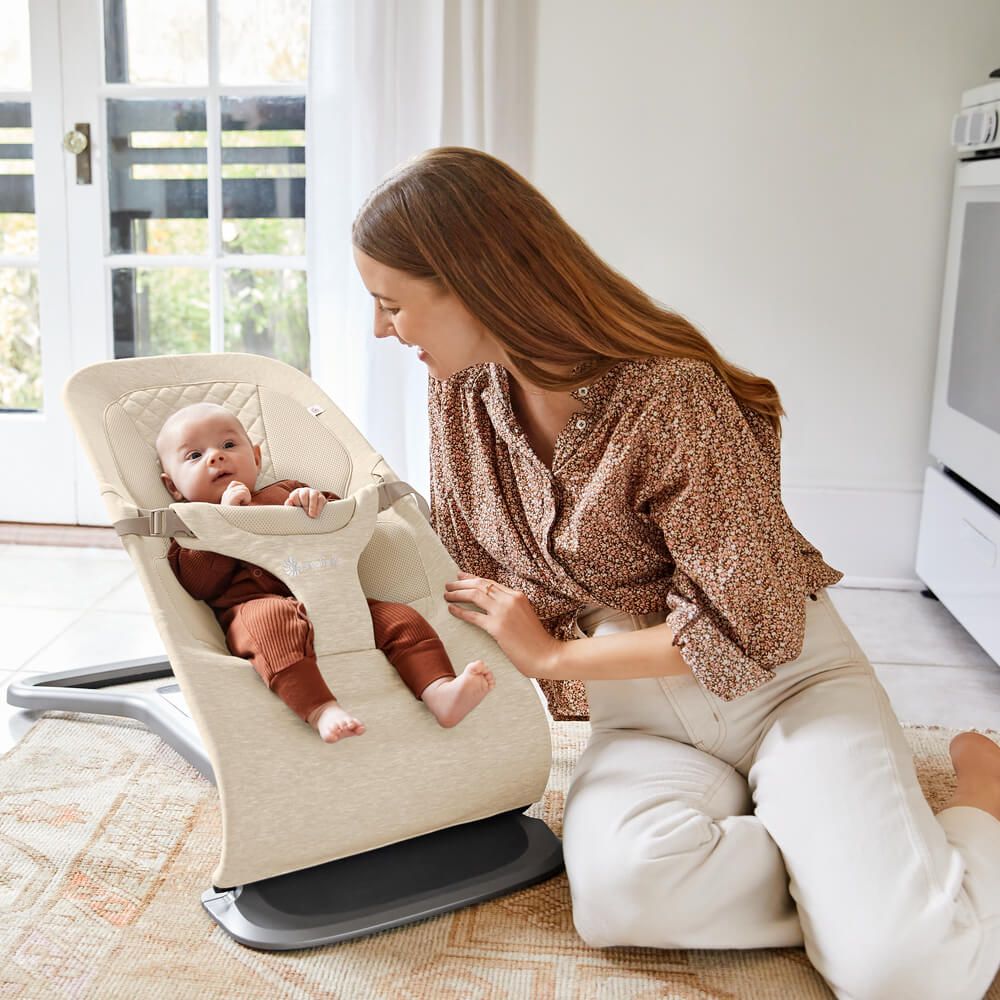 ergobaby-evolve-bouncer-cream-lifestyle ergobaby-evolve-bouncer-cream-lifestyle