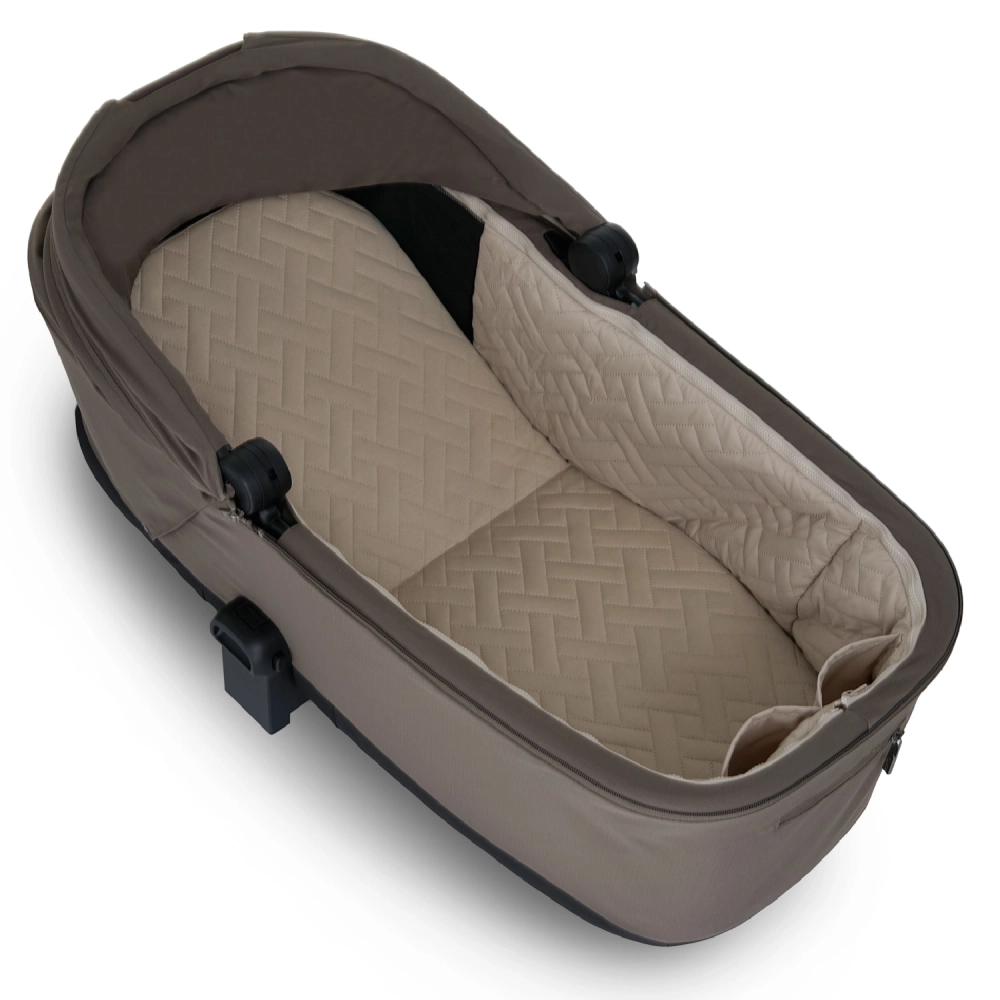 my junior MAVI Keilkissen