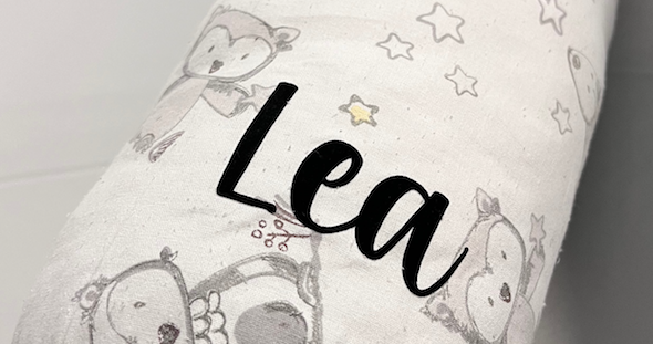 Zöllner personalisiertes Stillkissen Jersey Cotton mit Namen Tiny Squares GreySchrift 1