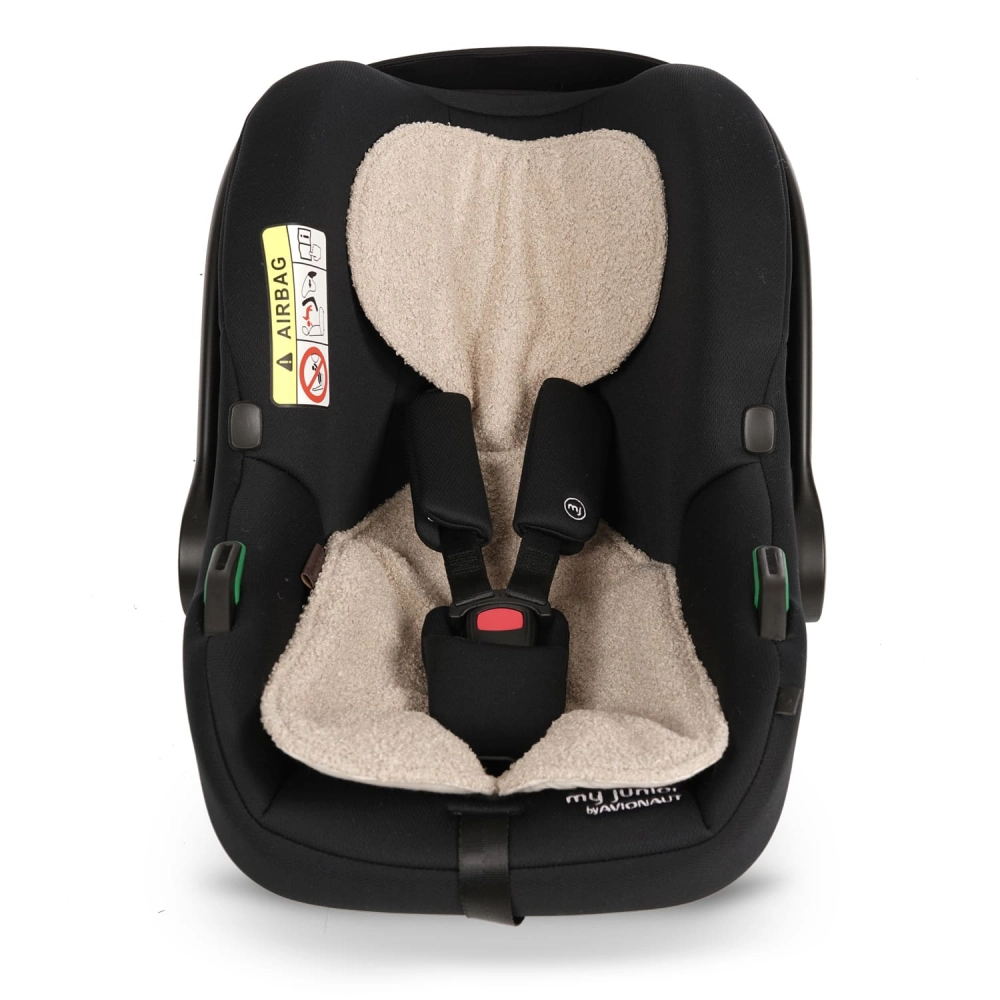 my junior Teddy Bliss Kindersitzauflage Taupe – Entdecke die flauschige my junior Teddy Bliss Kindersitzauflage Taupe für deine my junior Babyschale – mit Teddy-Fleece, atmungsaktivem Komfort & stilvollem Beige-Design. my junior Teddy Bliss Kindersitzauflage Taupe – Entdecke die flauschige my junior Teddy Bliss Kindersitzauflage Taupe für deine my junior Babyschale – mit Teddy-Fleece, atmungsaktivem Komfort & stilvollem Beige-Design.