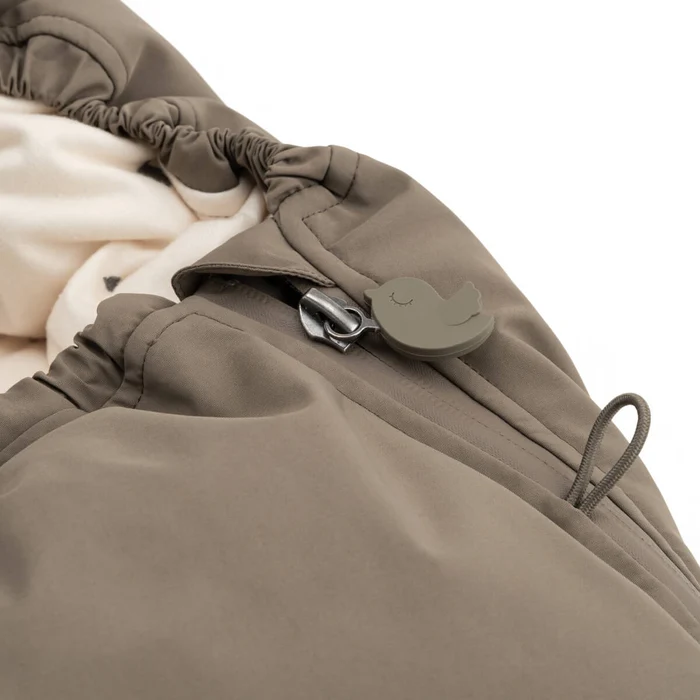 Done by Deer Winterfußsack Taupe