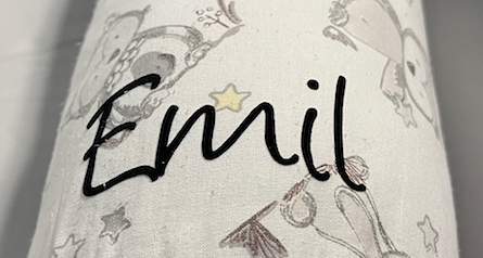 Zöllner personalisiertes Stillkissen Jersey Cotton mit Namen Tiny Squares GreySchrift 2