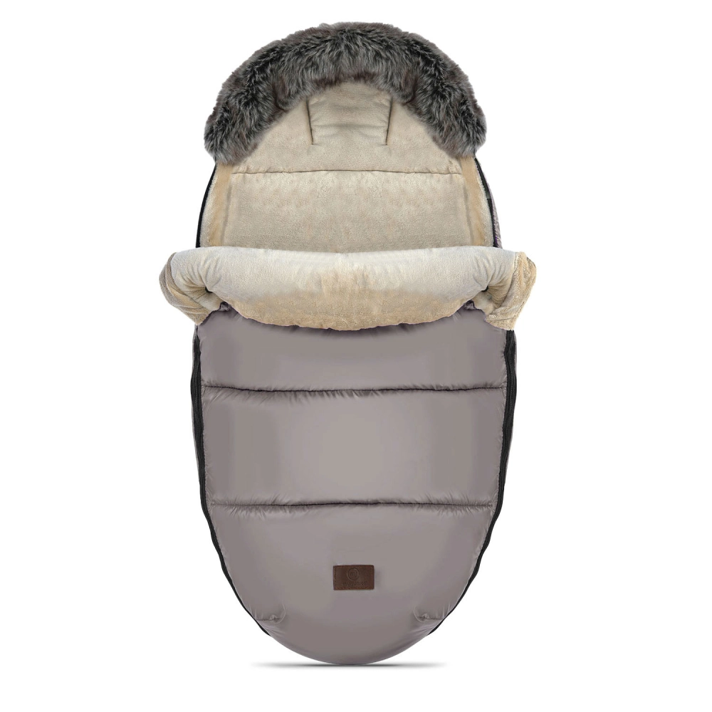 my junior Lunar Fußsack Hazel – Der My Junior Lunar Fußsack Hazel schützt Dein Kind kuschelig und sicher. Ganzjahres-Fußsack, kompatibel mit allen My Junior Kinderwagen & Sportsitzen. my junior Lunar Fußsack Hazel – Der My Junior Lunar Fußsack Hazel schützt Dein Kind kuschelig und sicher. Ganzjahres-Fußsack, kompatibel mit allen My Junior Kinderwagen & Sportsitzen.