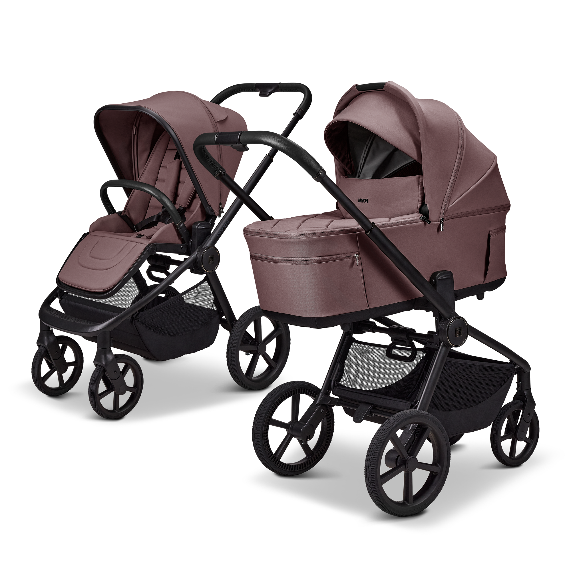 Moon RESEA Fold Kombikinderwagen Tonka – Der 2in1 Kombikinderwagen Moon RESEA Fold Tonka lässt sich inkl. Babywanne zusammenfalten. Weltpremiere für maximale Flexibilität, Komfort & Design. Moon RESEA Fold Kombikinderwagen Tonka – Der 2in1 Kombikinderwagen Moon RESEA Fold Tonka lässt sich inkl. Babywanne zusammenfalten. Weltpremiere für maximale Flexibilität, Komfort & Design.