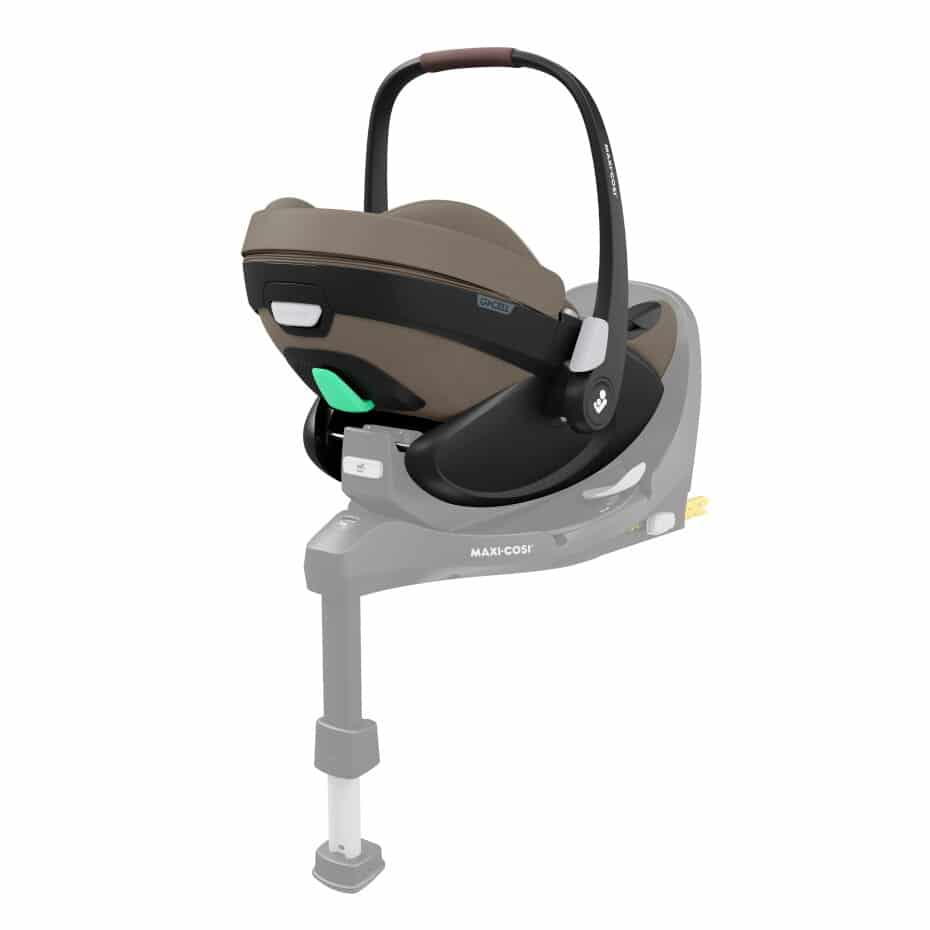 hellbraun babyschale auf base