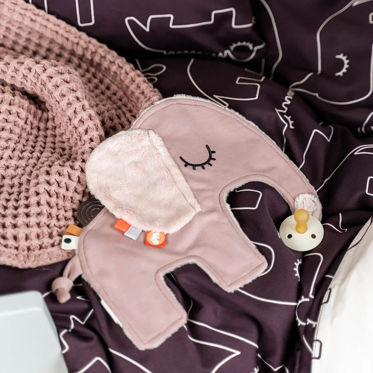 Done by Deer Schmusetuch Elefant Powder Done by Deer Schmusetuch Elefant Powder