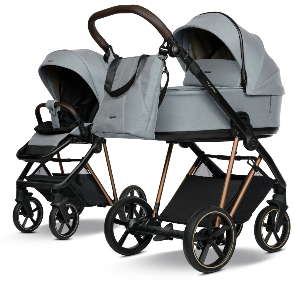 my junior VIGO 2 Kombikinderwagen Calm Grey / Bronze – Entdecke den my junior VIGO 2 Kombikinderwagen Calm Grey / Bronze: Allradfederung, unplattbare Reifen & luxuriöser Komfort – für entspannte Fahrten auf jedem Terrain. my junior VIGO 2 Kombikinderwagen Calm Grey / Bronze – Entdecke den my junior VIGO 2 Kombikinderwagen Calm Grey / Bronze: Allradfederung, unplattbare Reifen & luxuriöser Komfort – für entspannte Fahrten auf jedem Terrain.