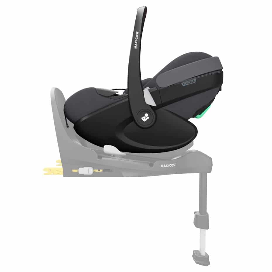 babyschale auf base in grau